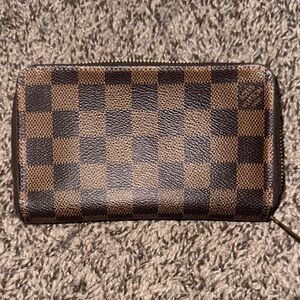 Louis Vuitton Damier Ebene Zippy Wallet
